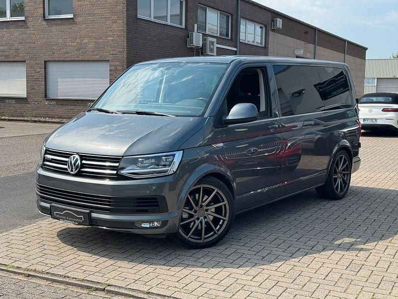 Grau Gebraucht 2017 VW T6 Comfortline Van | 29.689 € - Bild 1/4