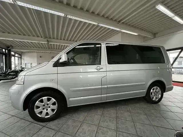 Gebraucht VW Multivan Comfortline 131 PS (96 kW) 2004 Andere Van / Kleinbus