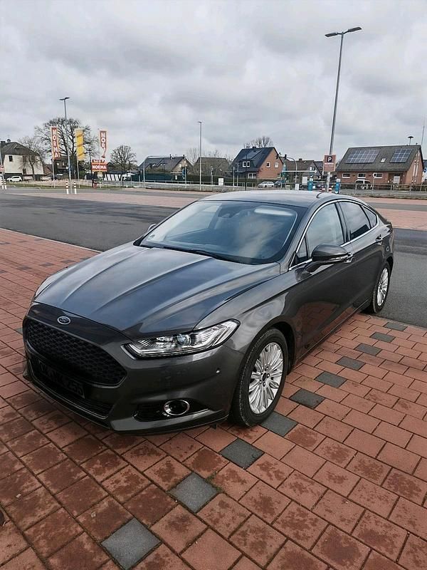 Gebraucht Ford Mondeo Titanium 150 PS (110 kW) 2015 Grau Limousine