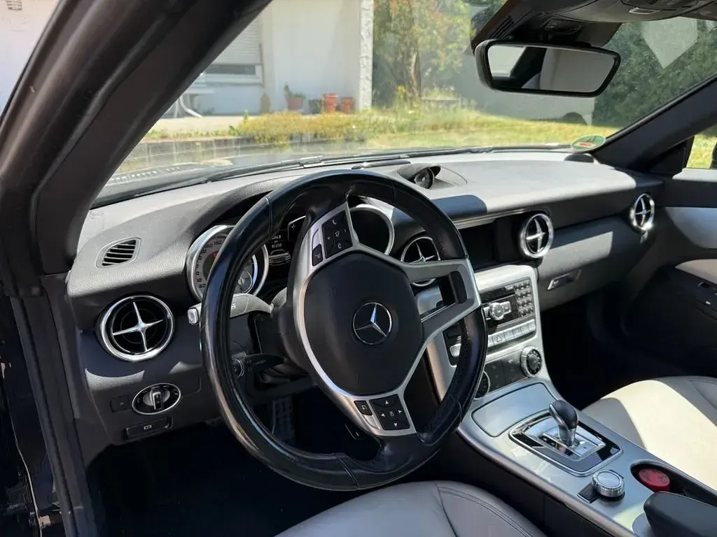 Gebraucht Mercedes SLK250 204 PS (150 kW) 2015 Schwarz Cabrio