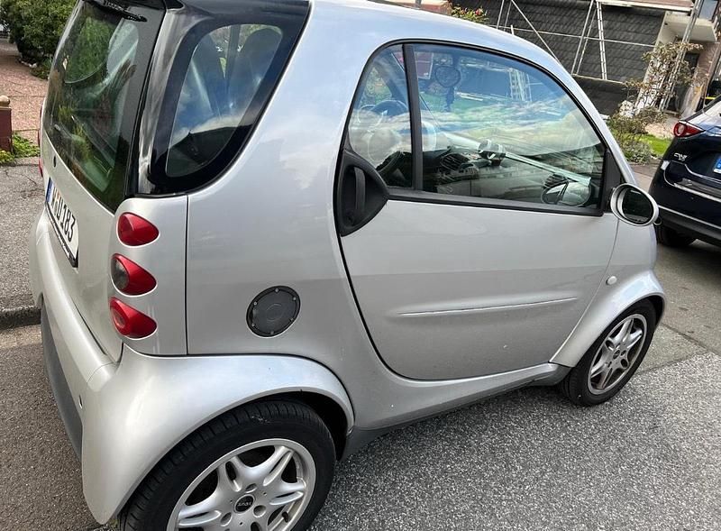 Silber Gebraucht 2006 Smart ForTwo Coupé Kleinwagen | 2.300 € - Bild 1/3