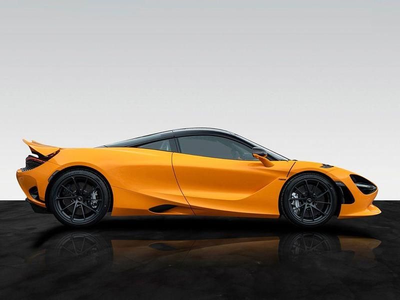Neu McLaren 750S 751 PS (552 kW) 2025 Orange Coupé