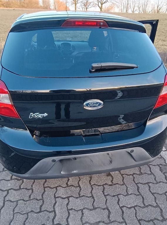 Gebraucht Ford Ka Cool & Sound Edition 86 PS (63 kW) 2017 Schwarz Limousine