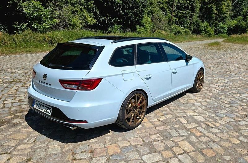 Weiß Gebraucht 2015 Cupra Leon Limousine | 15.000 € (Guter Preis) - Bild 1/4