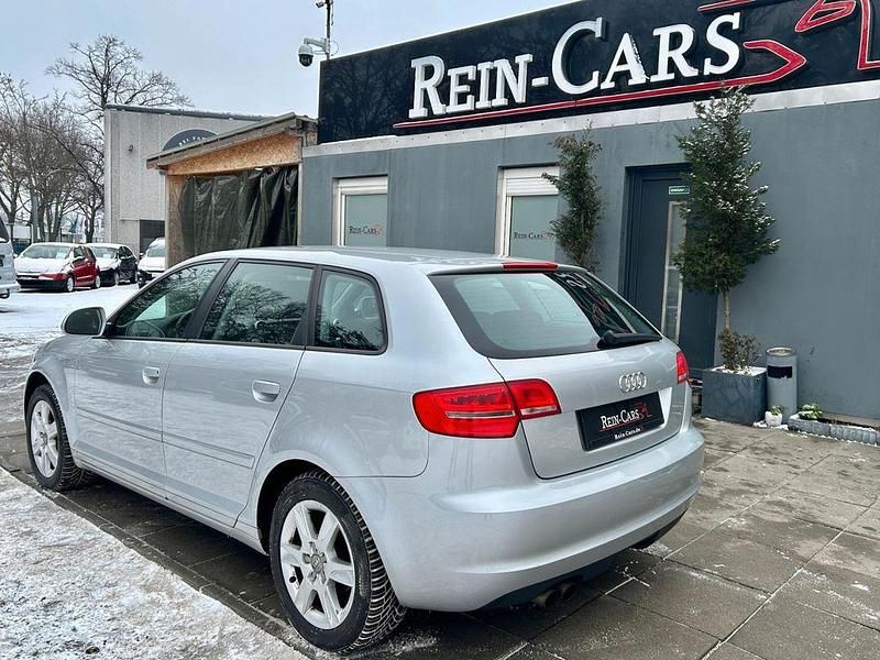Gebraucht Audi A3 Attraction 125 PS (91 kW) 2010 Silber Kleinwagen