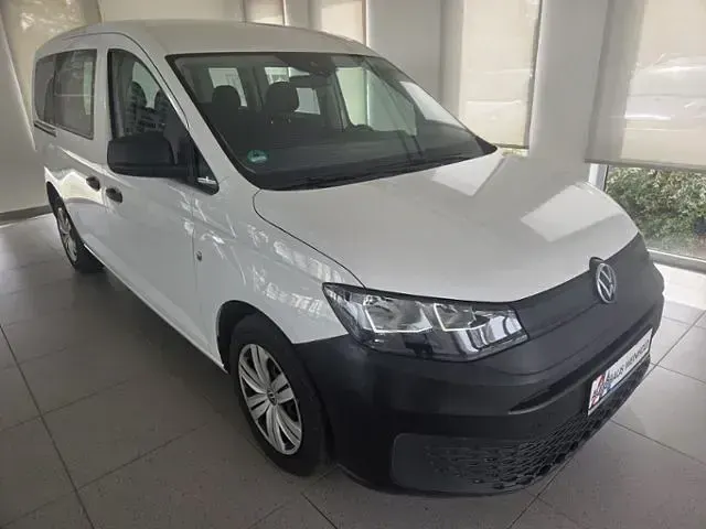 Używany VW Caddy 102 KM (75 kW) 2022 Biały Minivan