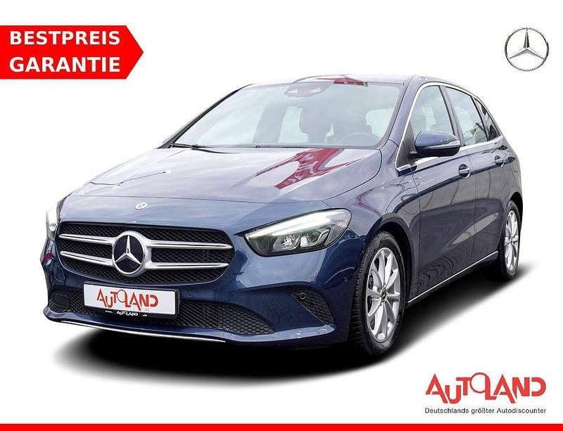 Hellblau Gebraucht 2019 Mercedes 220 Progressive Limousine | 23.990 € (Guter Preis) - Bild 1/4
