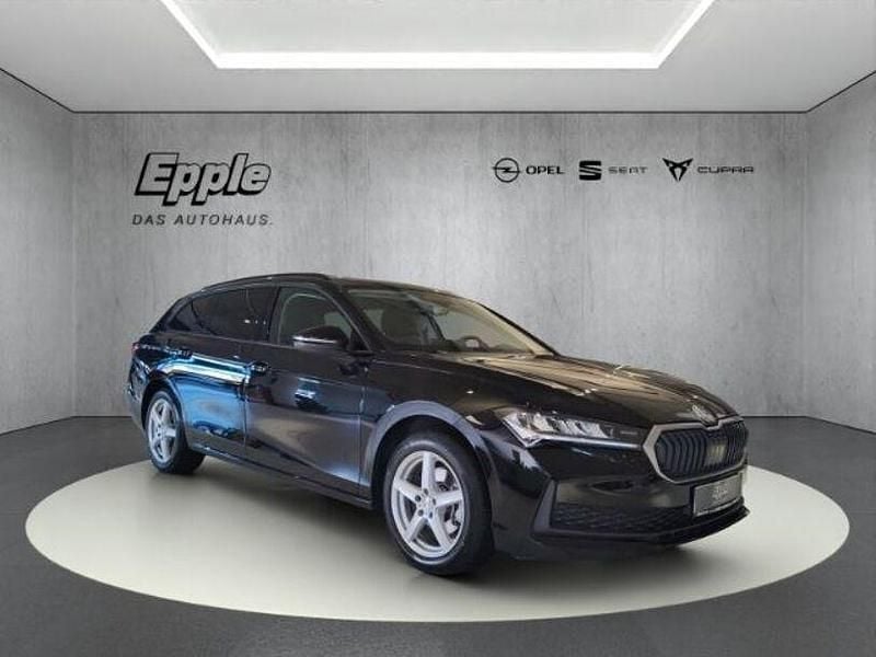 Schwarz Gebraucht 2025 Skoda Superb Kombi | 33.890 € (Fairer Preis) - Bild 1/4