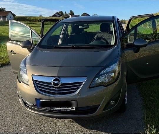 Braun Gebraucht 2012 Opel Meriva Van / Kleinbus | 5.650 € (Fairer Preis) - Bild 1/4