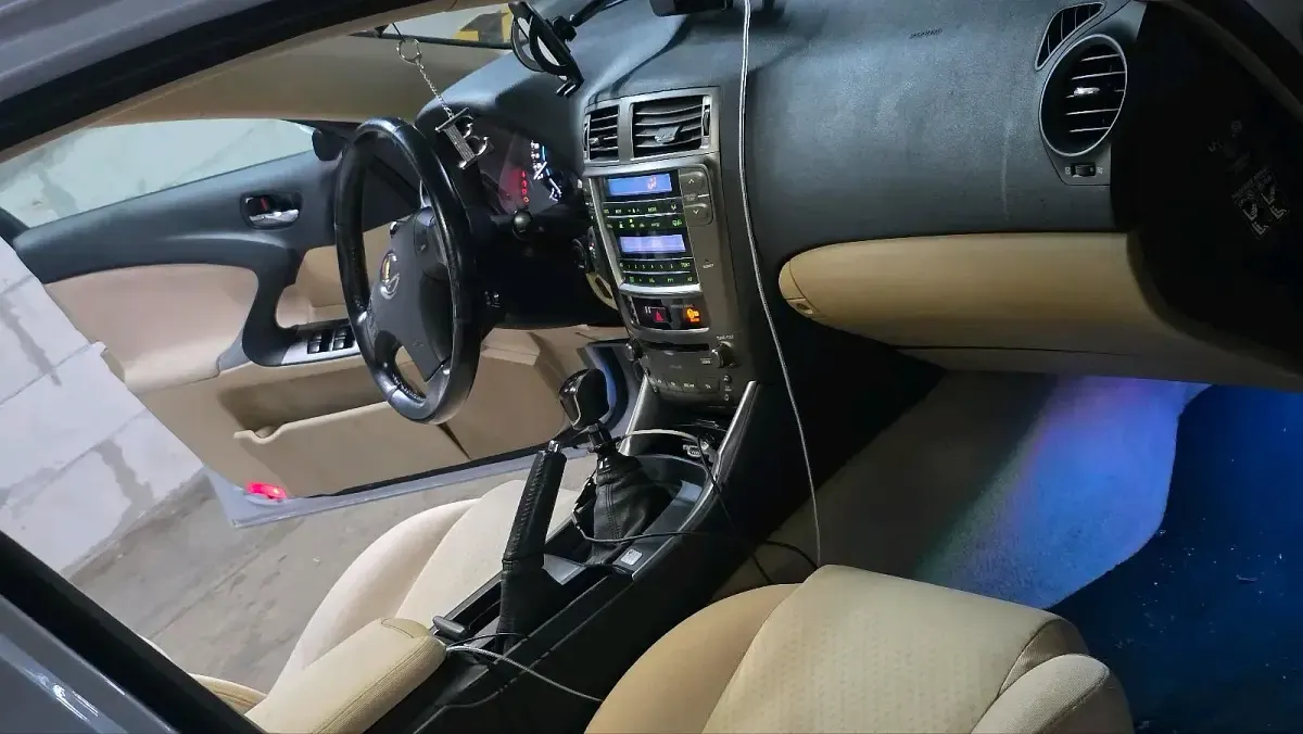 Second-hand Lexus IS220d 177 CP (130 kW) 2024 Berlinǎ