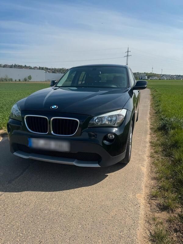 Schwarz Gebraucht 2011 BMW X1 SUV | 8.500 € (Fairer Preis) - Bild 1/4