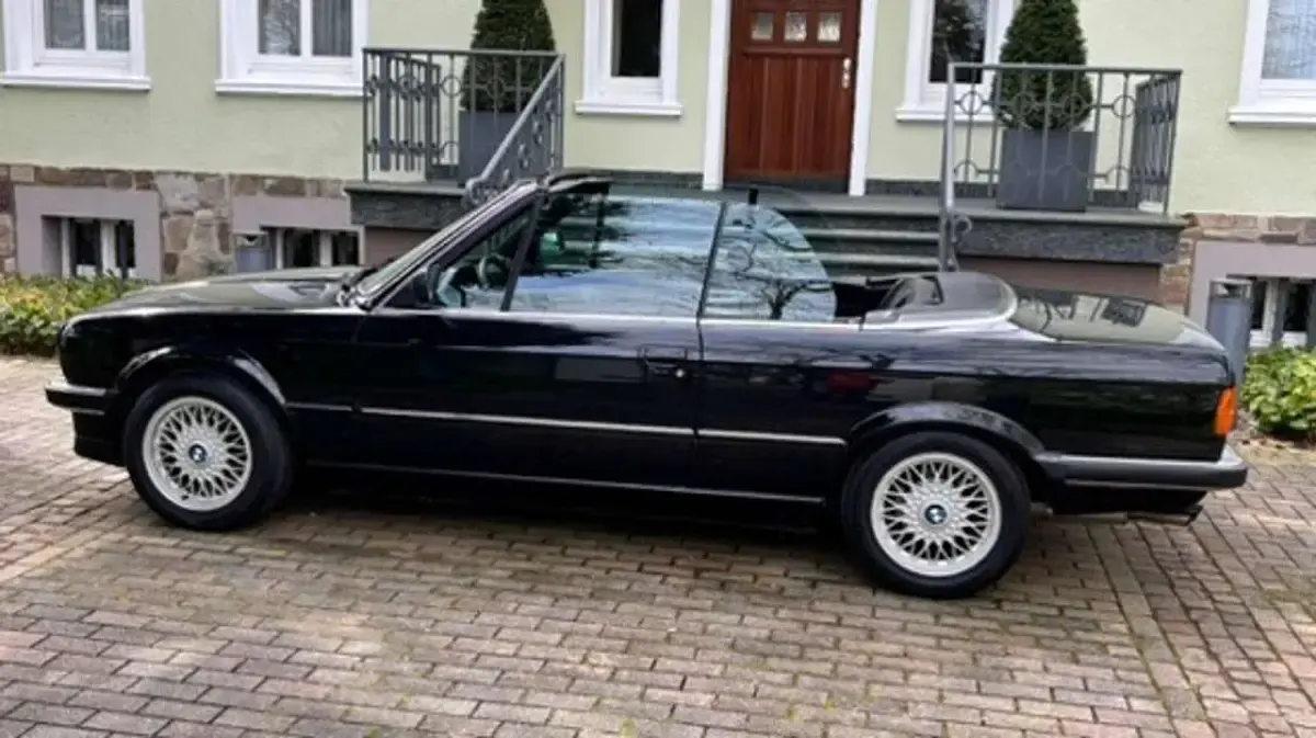 Gebraucht BMW 320 Cabriolet M Sport 129 PS (94 kW) 1988 Schwarz Cabrio