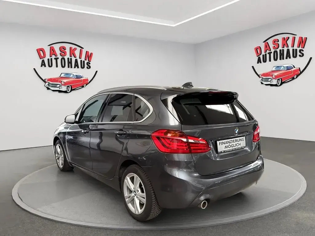 Gebraucht BMW 218 Active Tourer 140 PS (102 kW) 2019 Grau Van / Kleinbus