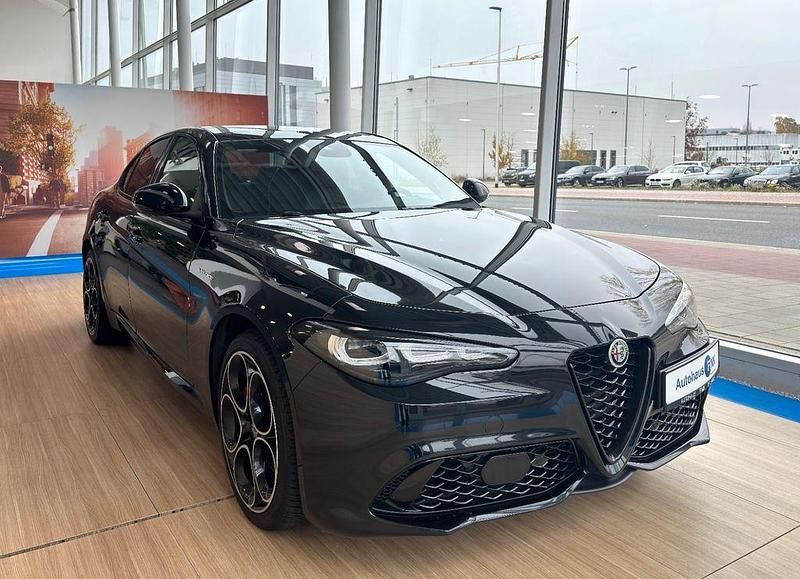 Schwarz Gebraucht 2024 Alfa Romeo Giulia Veloce Limousine | 37.900 € (Guter Preis) - Bild 1/4