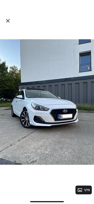 Weiß Gebraucht 2019 Hyundai i30 Limousine | 12.500 € (Fairer Preis) - Bild 1/4