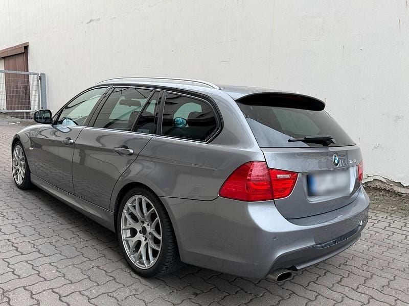 Gebraucht BMW 320 M Sport 184 PS (135 kW) 2010 Grau Kombi