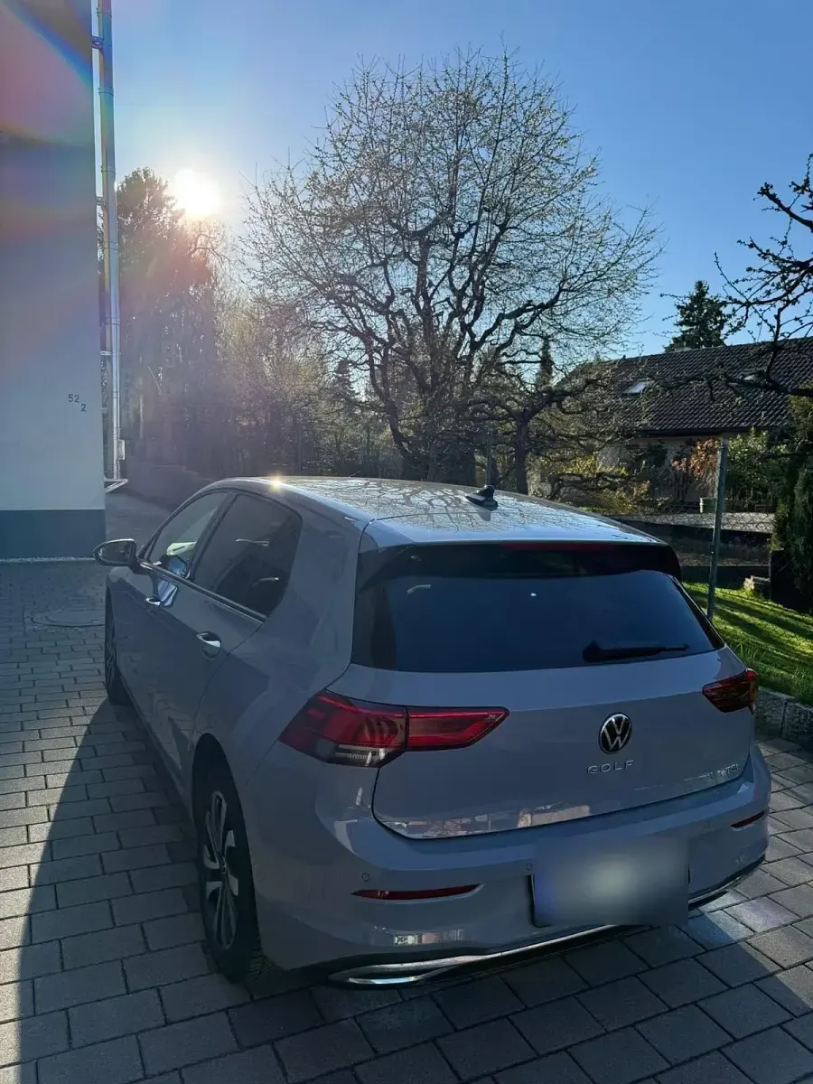 Gebraucht VW Golf VIII 110 PS (80 kW) 2023 Grau Kleinwagen