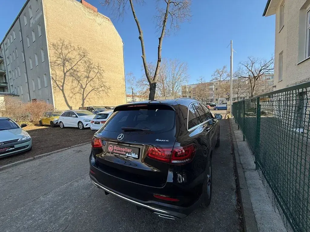 Gebraucht Mercedes GLC200 AMG 197 PS (144 kW) 2021 Schwarz SUV