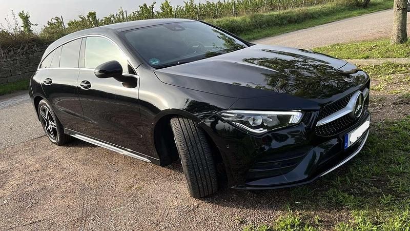 Schwarz Gebraucht 2020 Mercedes CLA200 Shooting Brake AMG line Kombi | 20.400 € (Superpreis) - Bild 1/4
