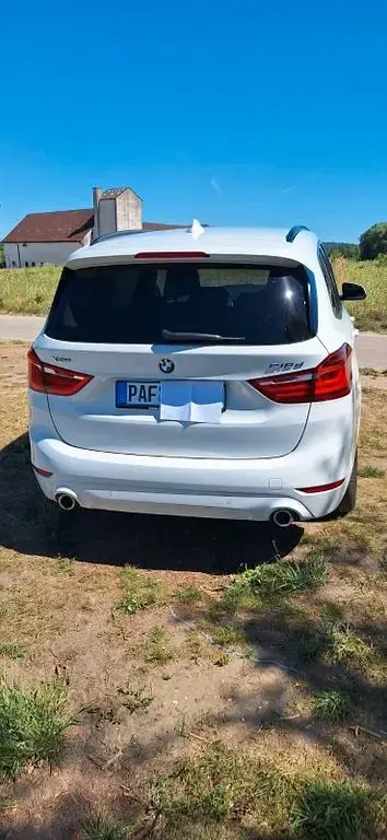 Gebraucht BMW 218 150 PS (110 kW) 2019 Weiß Van / Kleinbus