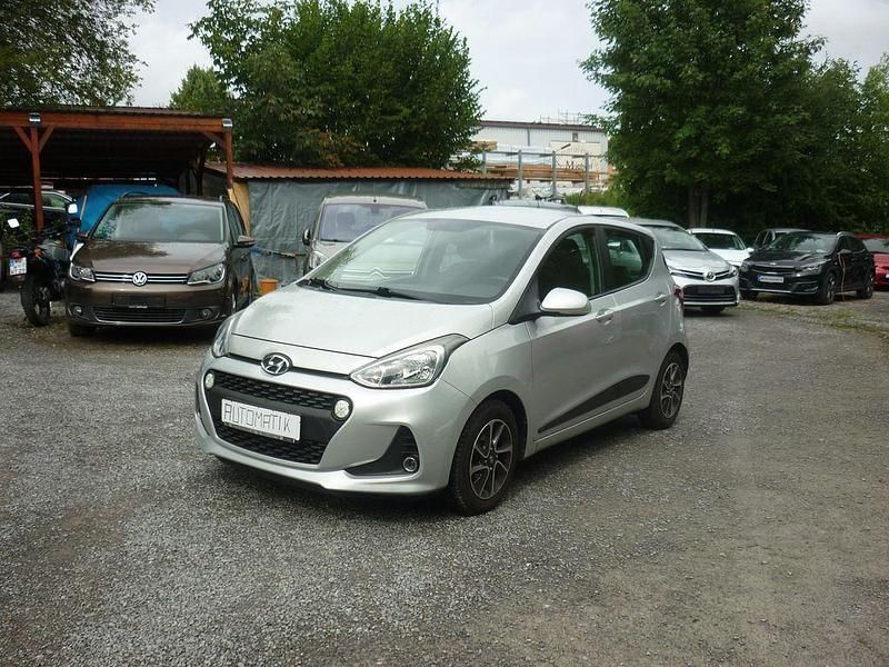 Silber Gebraucht 2017 Hyundai i10 Classic Kleinwagen | 9.990 € (Fairer Preis) - Bild 1/4