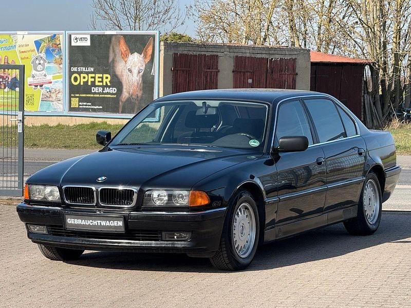Second-hand BMW 730 218 CP (160 kW) 1995 Negru Berlinǎ