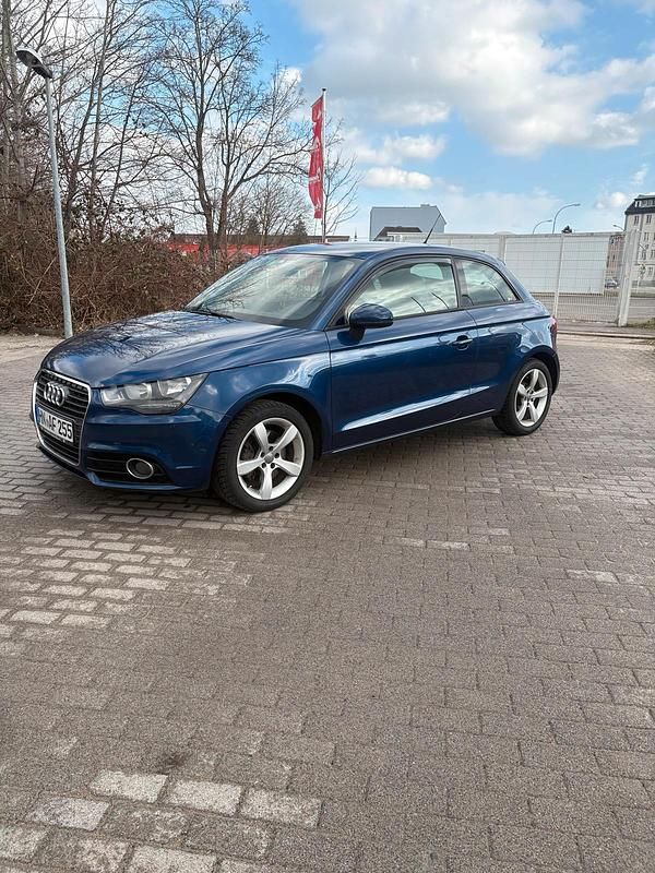 Gebraucht Audi A1 105 PS (77 kW) 2010 Blau Kleinwagen