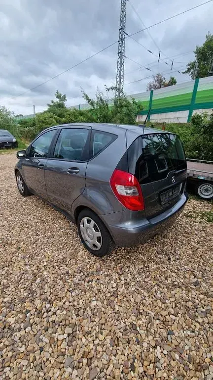 Gebraucht Mercedes A160 95 PS (69 kW) 2011 Grau Kleinwagen