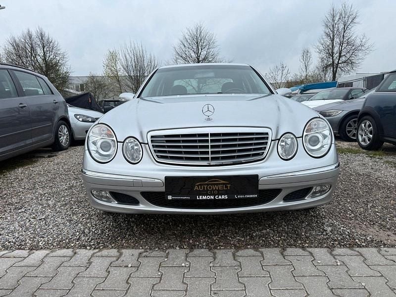 Gebraucht Mercedes E220 150 PS (110 kW) 2002 Grau Limousine