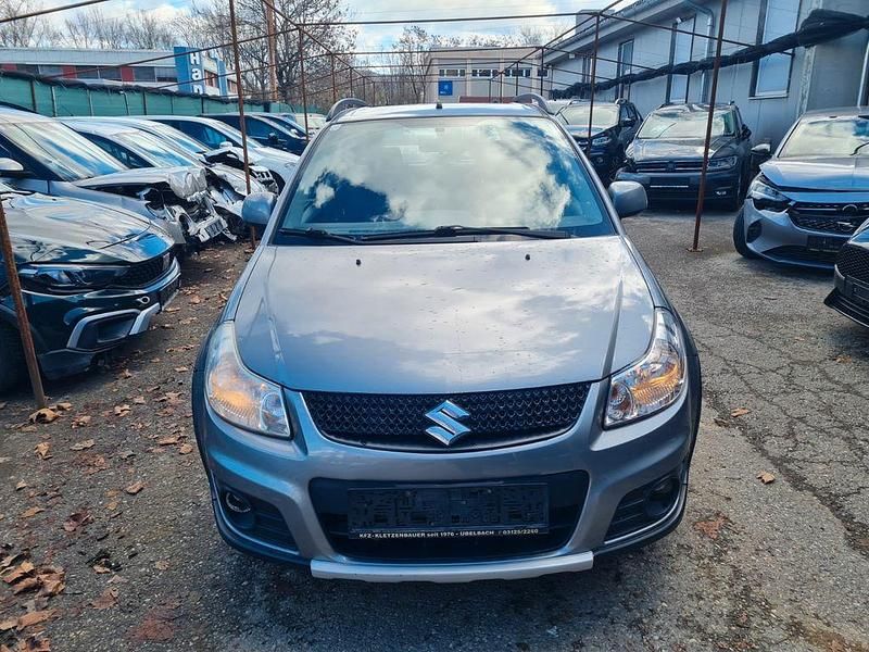 Gebraucht Suzuki SX4 Club 135 PS (99 kW) 2011 Grau Limousine