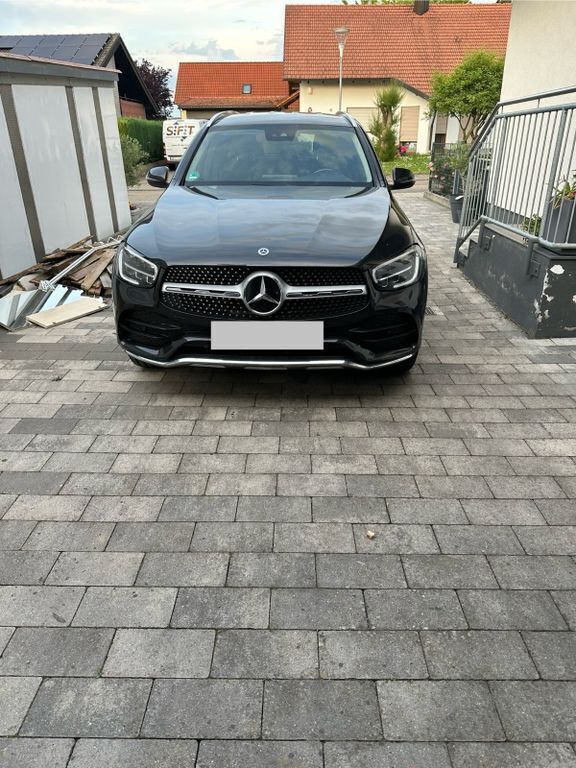 Grau Gebraucht 2020 Mercedes GLC220 SUV | 32.900 € (Guter Preis) - Bild 1/4