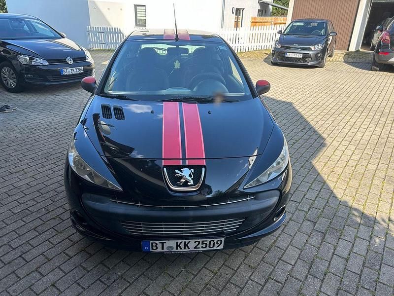 Gebraucht Peugeot 206 73 PS (53 kW) 2010 Schwarz Limousine
