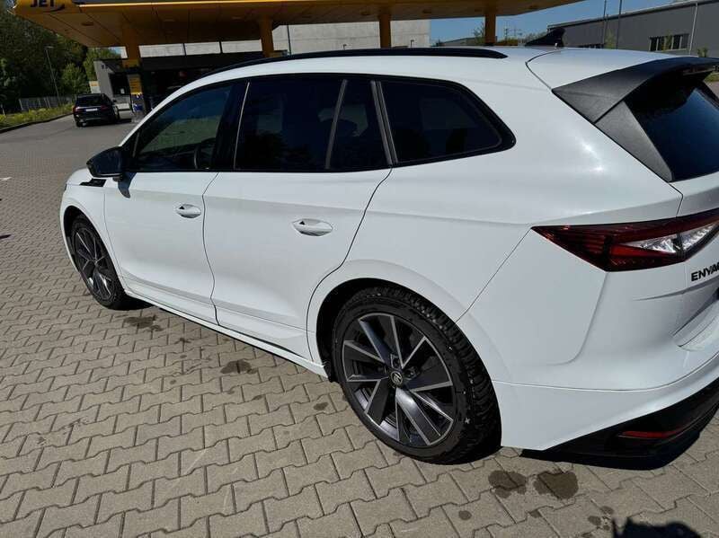 Weiß Gebraucht 2022 Skoda Enyaq iV SportLine SUV | 32.500 € (Fairer Preis) - Bild 1/4