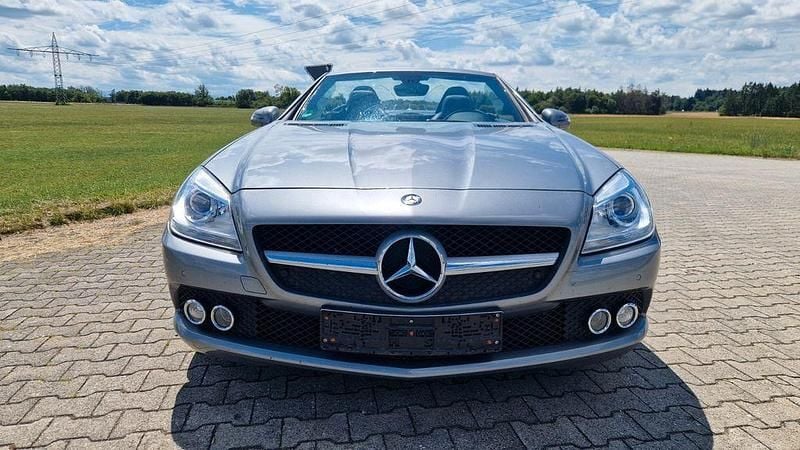 Silber Gebraucht 2015 Mercedes SLK200 AMG Cabrio | 22.000 € (Guter Preis) - Bild 1/4