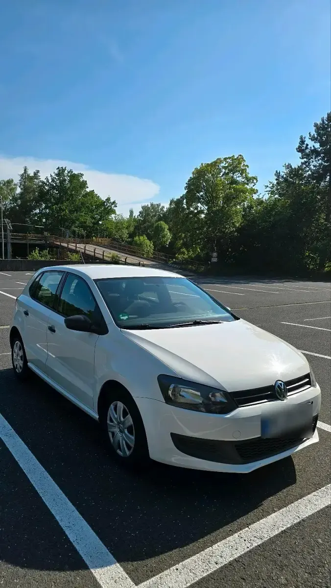 Gebraucht VW Polo 60 PS (44 kW) 2013 Weiß Kleinwagen