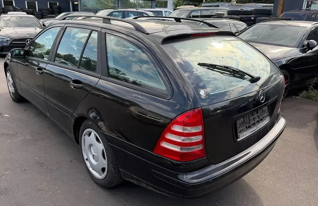 Gebraucht Mercedes C180 Classic 129 PS (94 kW) 2001 Schwarz Limousine