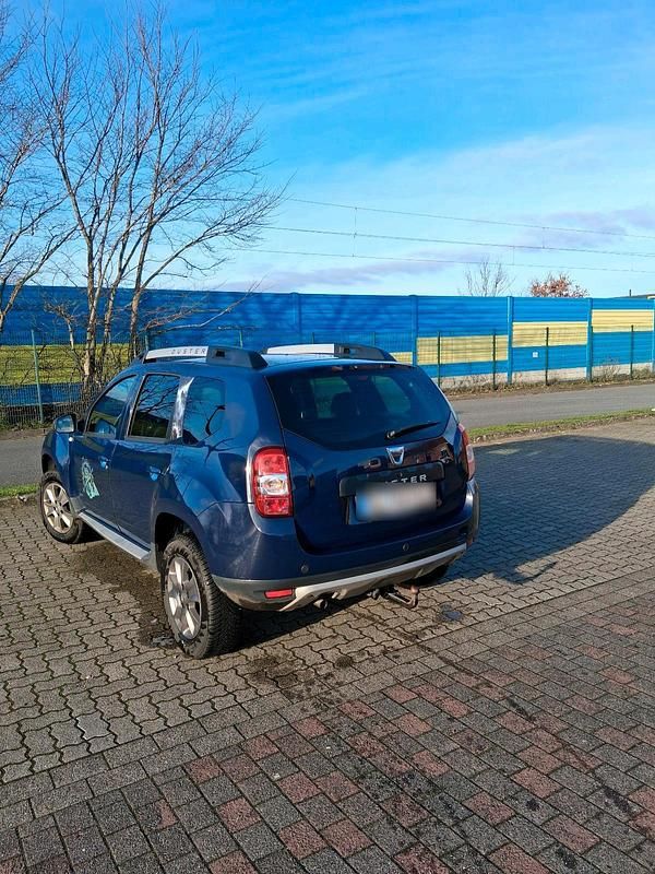 Second-hand Dacia Duster 105 CP (77 kW) 2015 Albastru SUV