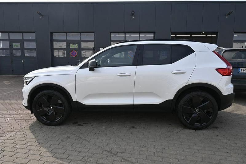 Gebraucht Volvo XC40 Plus 163 PS (119 kW) 2025 Weiß SUV