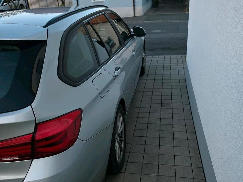 Gebraucht BMW 320 Advantage 163 PS (119 kW) 2018 Silber Kombi