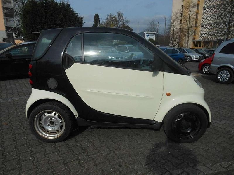 Gebraucht Smart ForTwo Coupé 61 PS (44 kW) 2004 Tridionsicherheitszelle schwa Kleinwagen