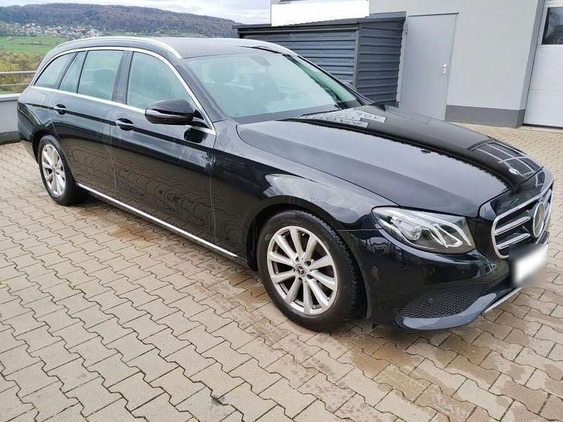 Second-hand Mercedes E200 150 CP (110 kW) 2019 Negru Break