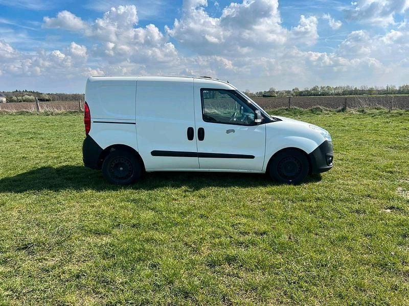 Gebraucht Opel Combo 95 PS (69 kW) 2014 Weiß Van / Kleinbus
