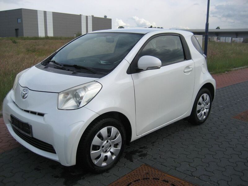 Gebraucht Toyota iQ Basis 68 PS (50 kW) 2009 Weiß Kleinwagen