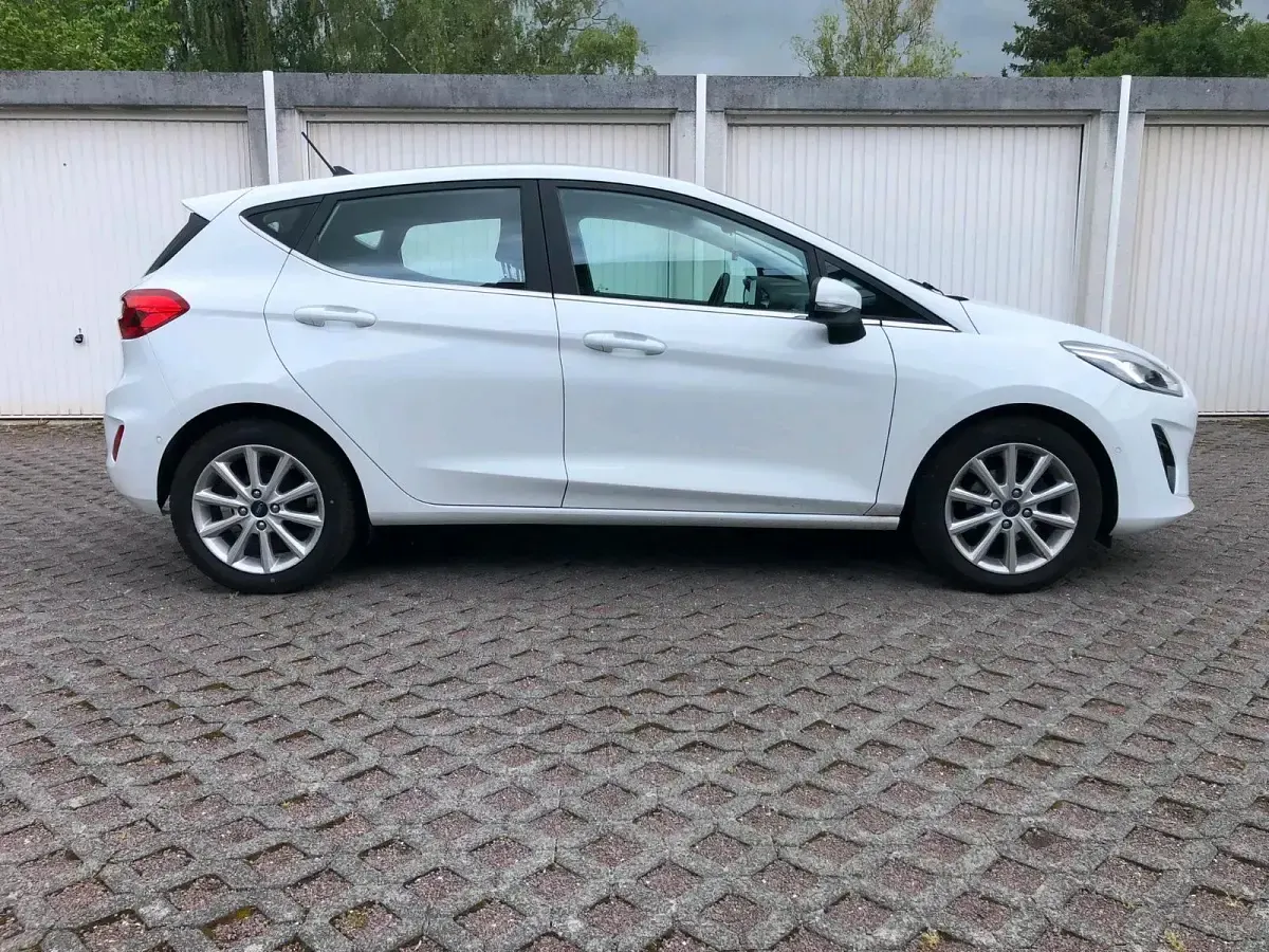 Gebraucht Ford Fiesta Titanium 86 PS (63 kW) 2019 Weiß Kleinwagen