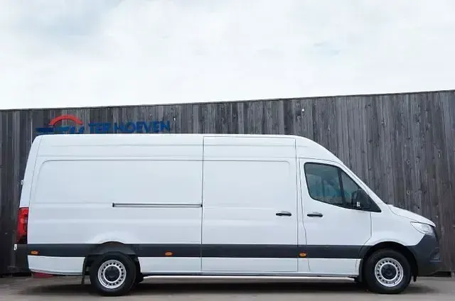 Second-hand Mercedes Sprinter 150 CP (110 kW) 2021 Alb Van