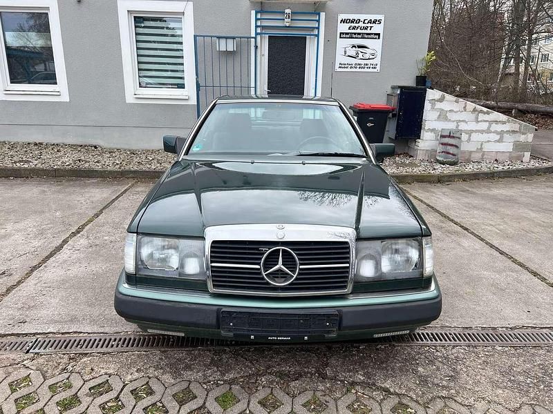 Gebraucht Mercedes 230 132 PS (97 kW) 1990 Grün Coupé