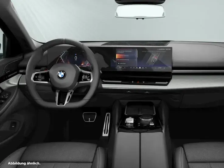 Gebraucht BMW 540 M Sport 303 PS (222 kW) 2025 Black sapphire metallic Kombi