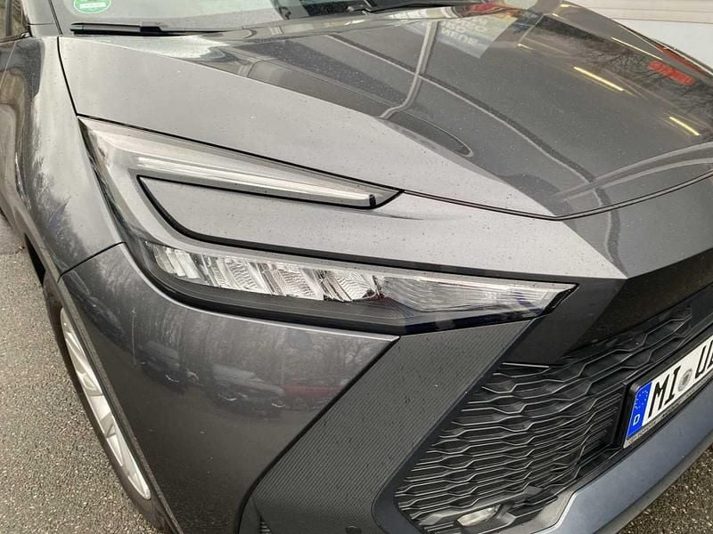 Gebraucht Toyota Yaris 92 PS (67 kW) 2024 Black mica / ink Kleinwagen