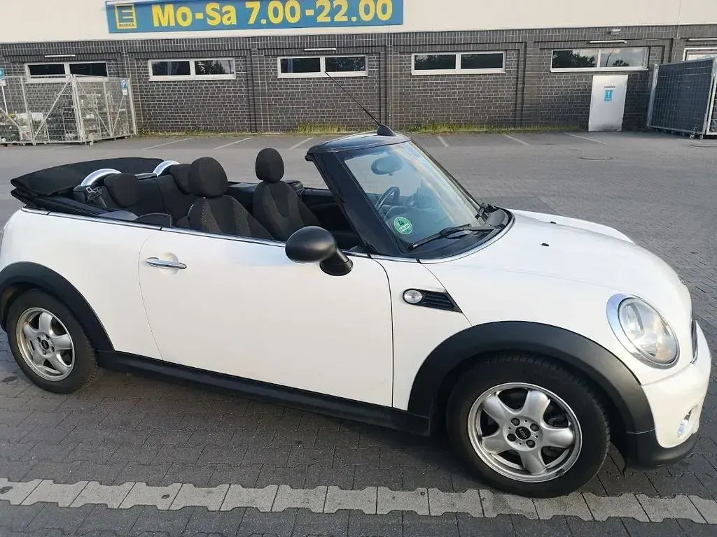 Gebraucht Mini One Cabriolet 98 PS (72 kW) 2011 Weiß Cabrio
