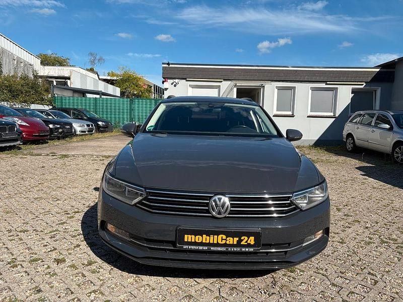 Grau Gebraucht 2016 VW Passat Comfortline Kombi | 7.900 € (Fairer Preis) - Bild 1/4